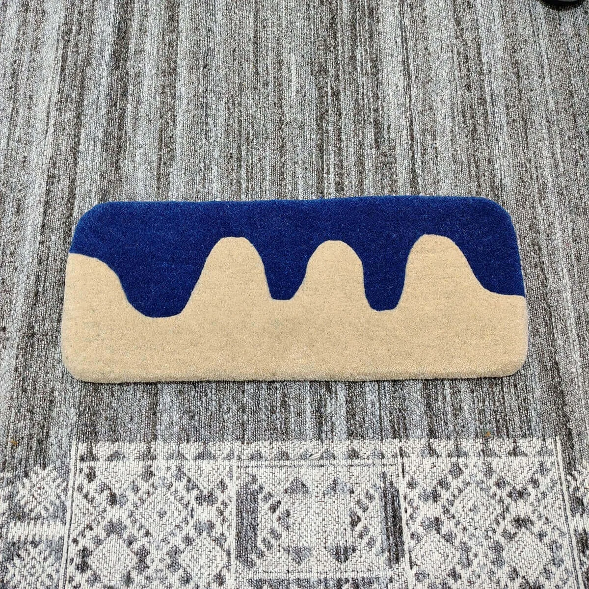 Wave Blue Keyboard Rug — Closeup view